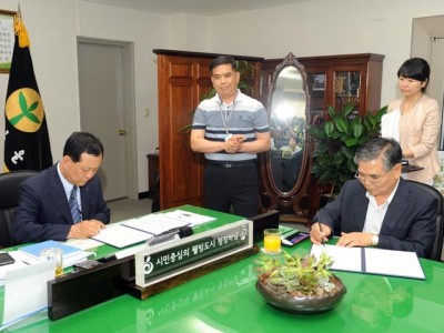 2012년(하남시와 협약식, 연말이웃돕기행사, 다자녀가정 행복나눔 행사 이미지